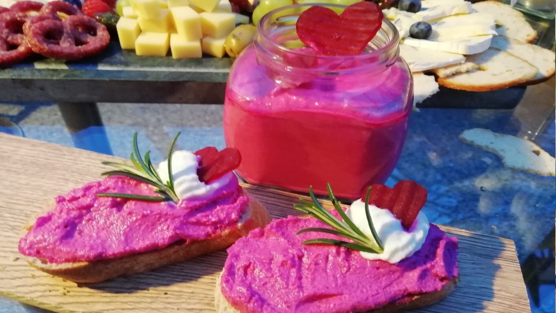 Rote Beete Brotaufstrich für Fingerfood