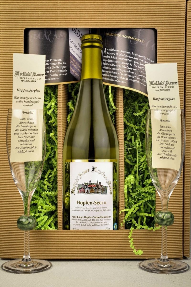 Geschenkebox mit HolledAuer Hopfen-Secco & Hopfensektgläser